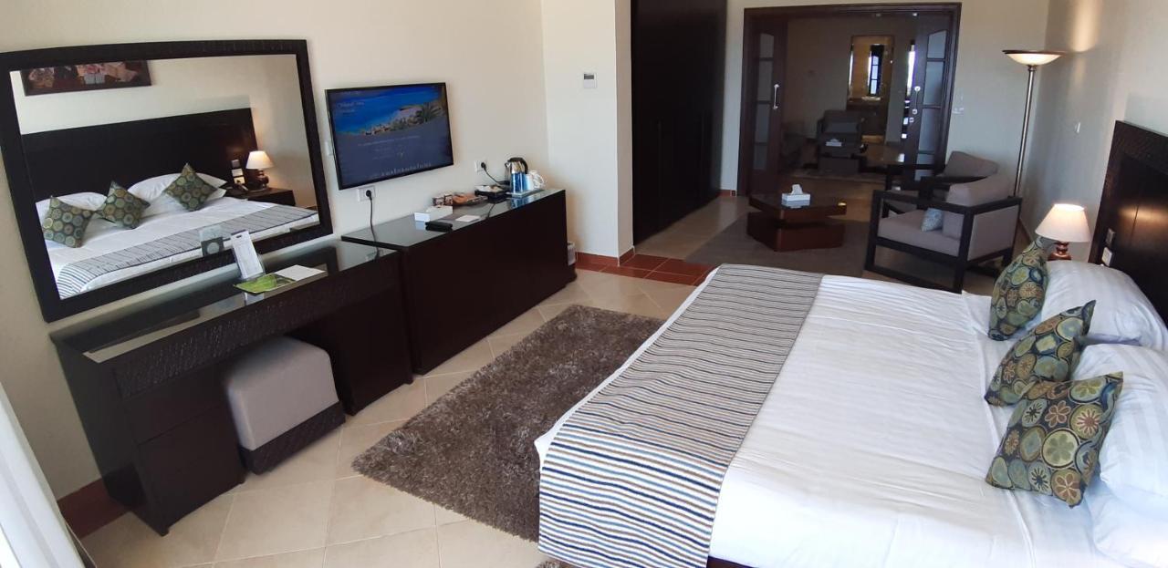 Concorde Moreen Beach Resort Abu Dabab Ngoại thất bức ảnh